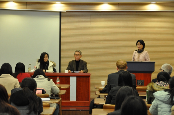 1.中德法学研究所中方所长方小敏教授主持报告.JPG